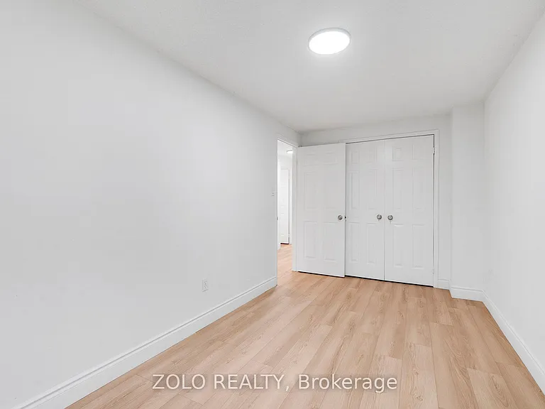 272 Elman Cres — Photo 24