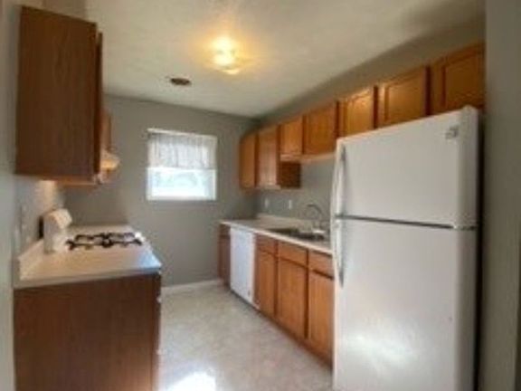 5th image of 818 Antler Dr APT C