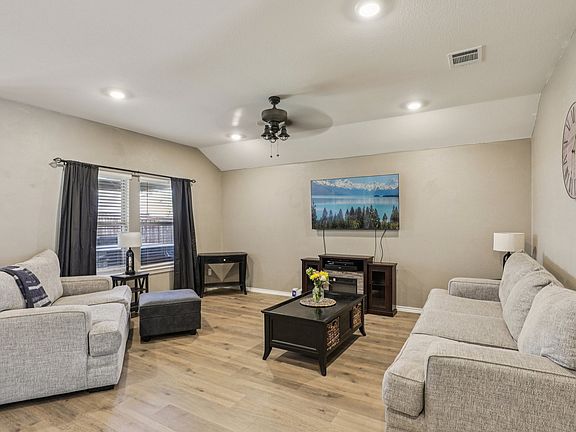 3rd image of 13121 S Haven Way
