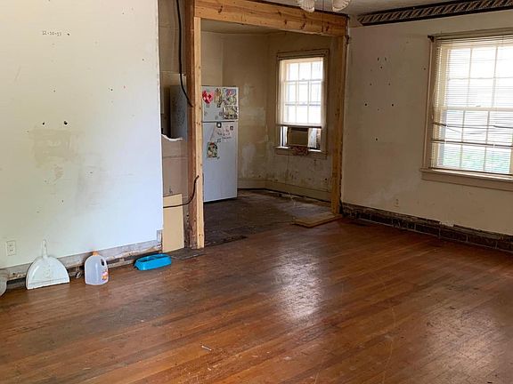 5th image of 630 Donelson Dr