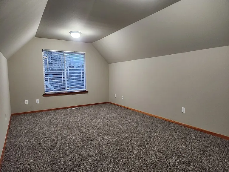 6216 Malloy Ave — Photo 13