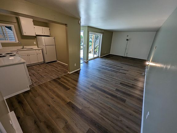 3rd image of 720 Washington Ave N APT 106