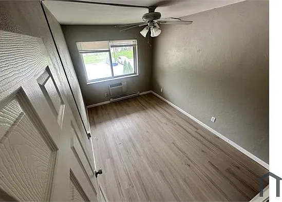 7634 Hazelcrest Dr — Photo 4