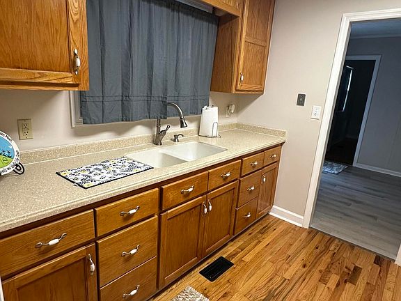 4th image of 10481 Bostic Road