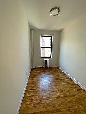 5th image of 217 Thompson St #64
