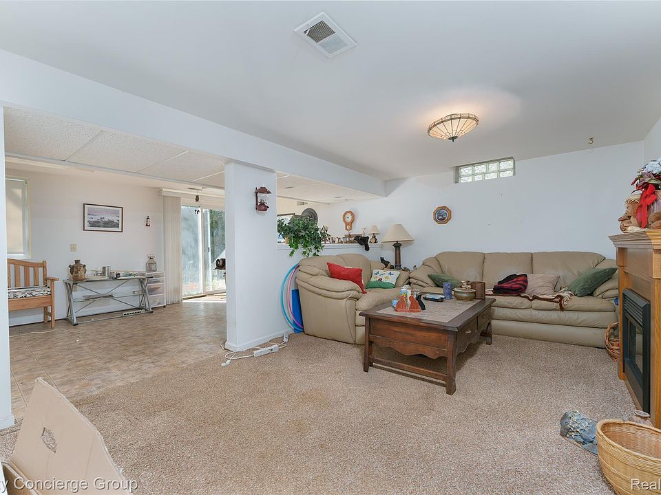 305 Brighton Lake Rd, photo 17