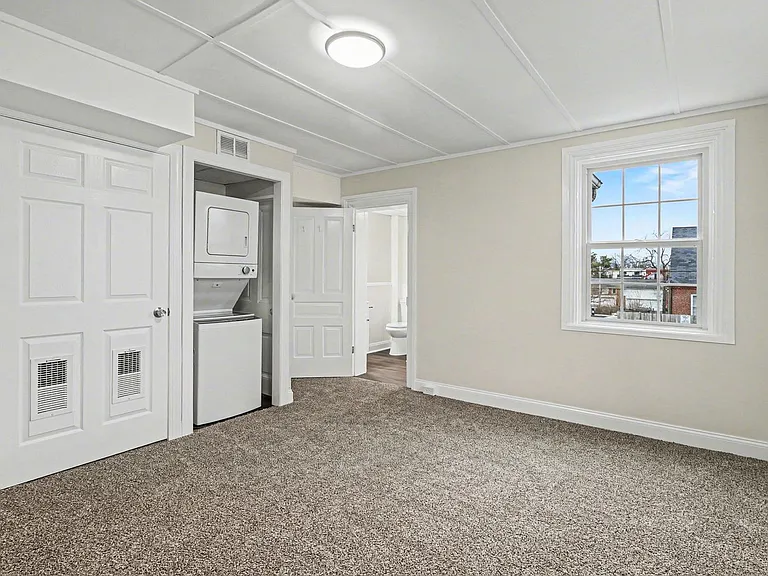 145 S Pitt St — Photo 11