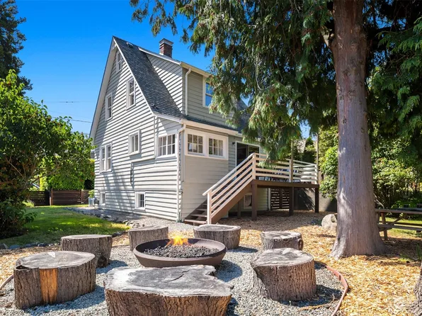 10450 California Avenue SW, Seattle, WA 98146