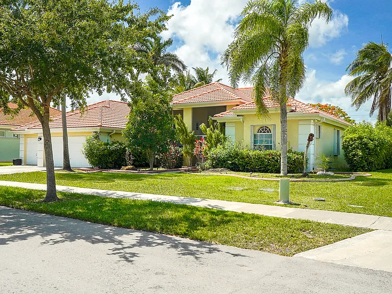 2575 Muirfield Ter — Photo 64