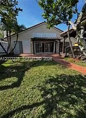 3 bed, 2.0 bath, 1621 sqft, $3,800 — Photo 2