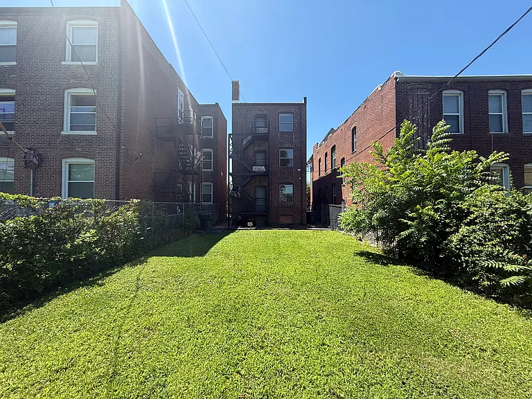 4969 Fountain Ave #2 — Photo 8