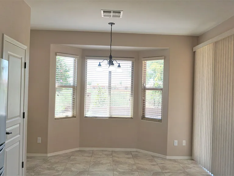 1858 Prairie Grass Dr — Photo 13