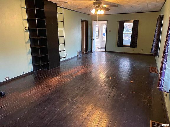 5th image of 608 E Lindell St