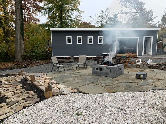 2nd image of 3230 Sherry Ct