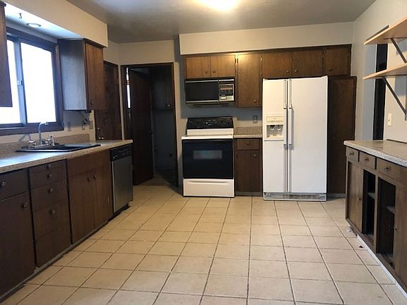 4th image of 2215 E 45th Ave