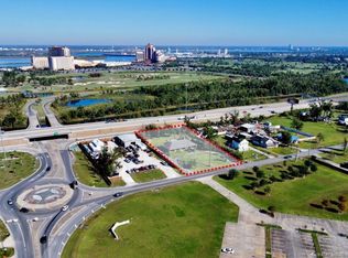 2720 W Prien Lake Rd, Lake Charles, LA 70605