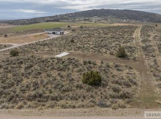 1030 E Butte Rd, Menan, ID 83434