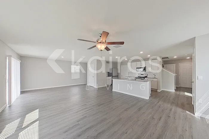 8610 SW 44th Ct — Photo 2