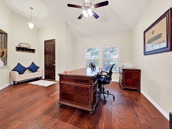 4th image of 11205 Gibbons Creek Dr