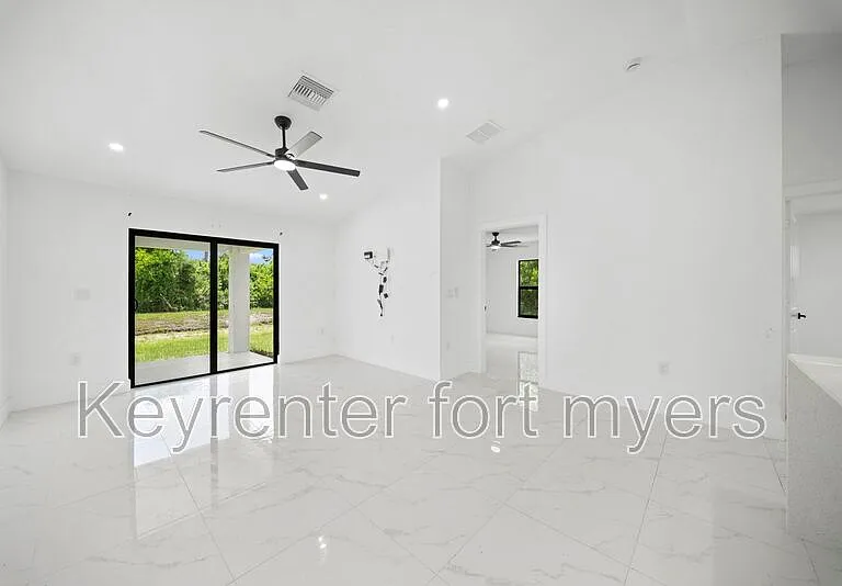 668 Chemstrand St E — Photo 6
