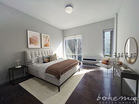 3rd image of 4857 Broadway APT 5D