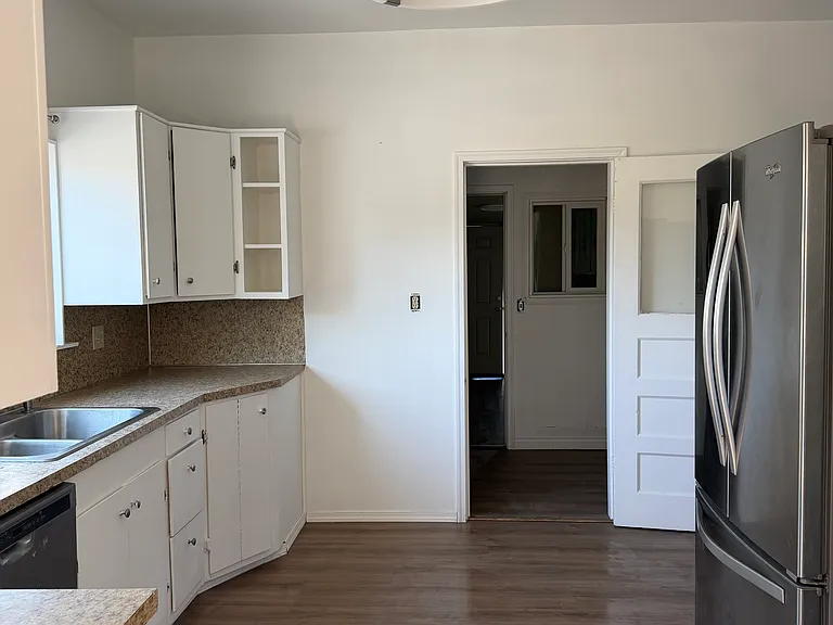 801 S 10th Ave — Photo 5