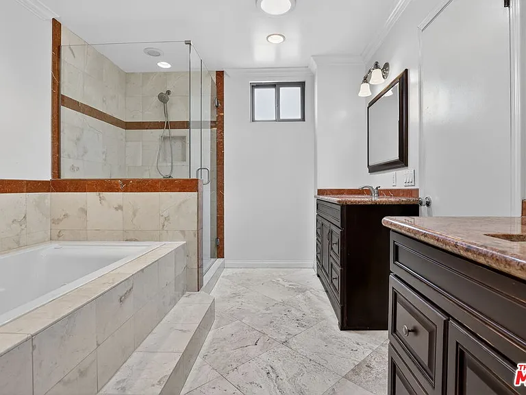 184 N Crescent Dr — Photo 32