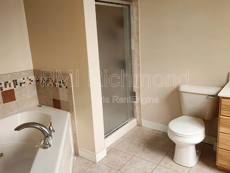 411 S Laurel St — Photo 15