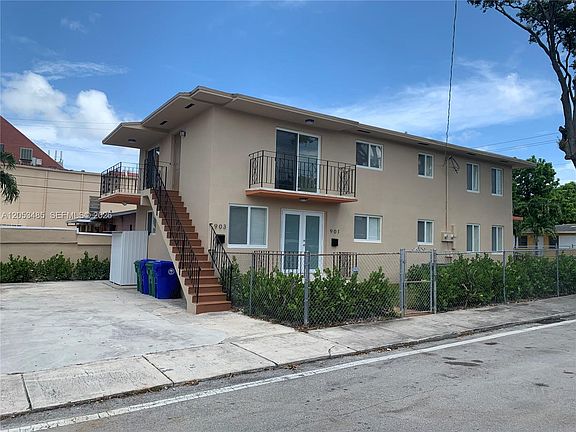2nd image of 901 NW 22nd Ct