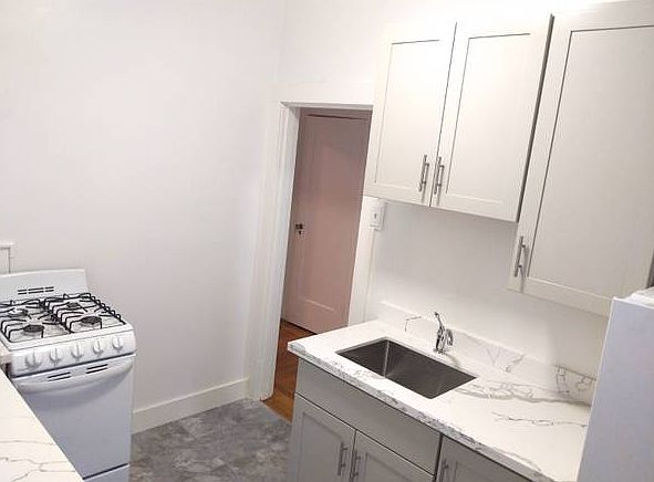 2nd image of 1065 Bush St APT 7