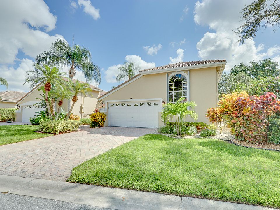 1st image of 4766 Carlton Golf Dr
