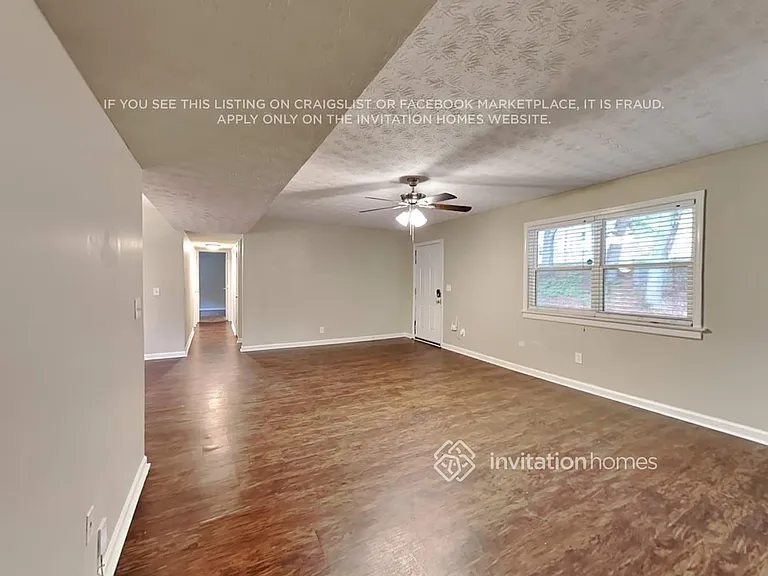 940 Woodbridge Dr NE — Photo 3