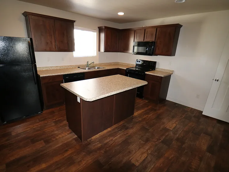 209 N 680 E — Photo 6