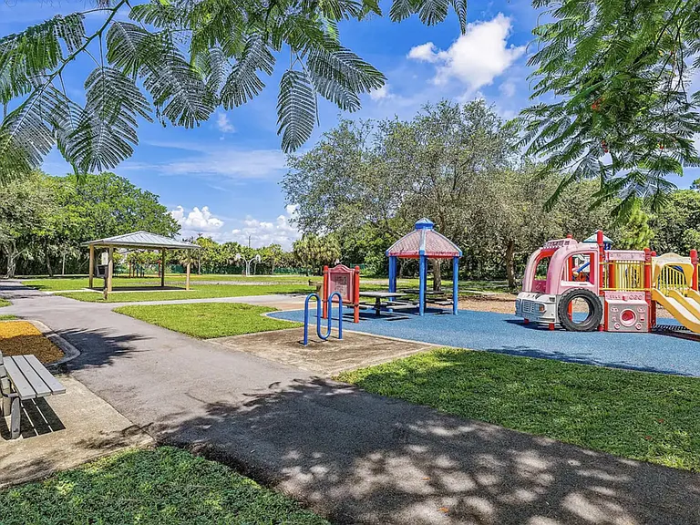 3252 Florida Blvd #1-ID1326857P — Photo 41