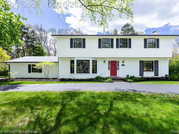 605 Apple Hill Ln, Rochester Hills, MI 48306