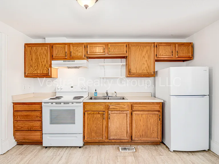 1622 W 38th Ave #1 — Photo 9