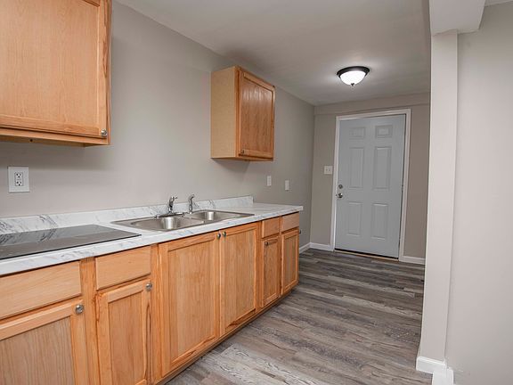 5th image of 912 Hotel Ave #2