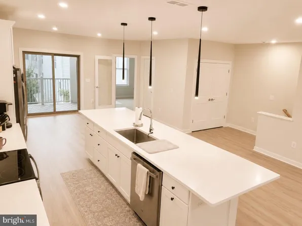 309 Awdry Way #B, Manassas Park, VA 20111