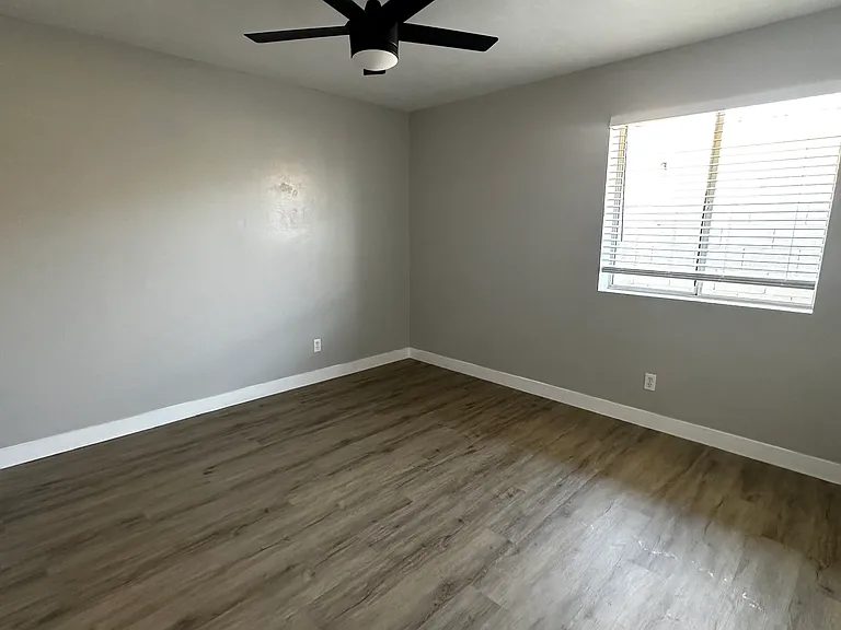 2721 E Marconi Ave #1 — Photo 5