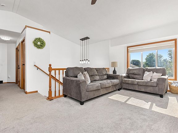 2nd image of 602 Eagle Ave