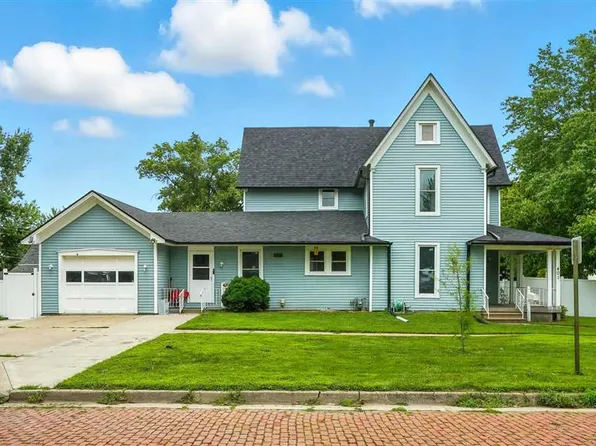 401 E 3rd St, West Liberty, IA 52776