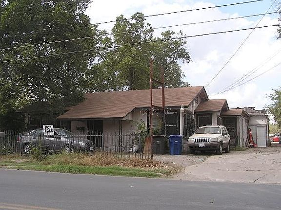 3rd image of 2139 W Southcross Blvd