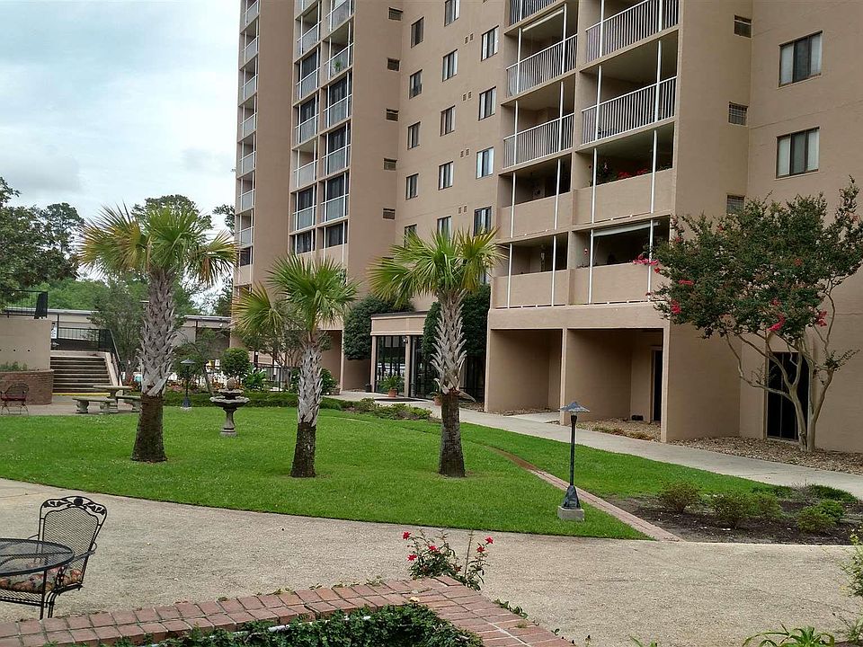 2nd image of 1825 Saint Julian Pl APT 8F
