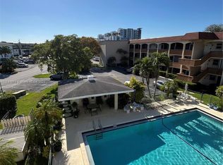651 Pine Dr APT 305, Pompano Beach, FL 33060