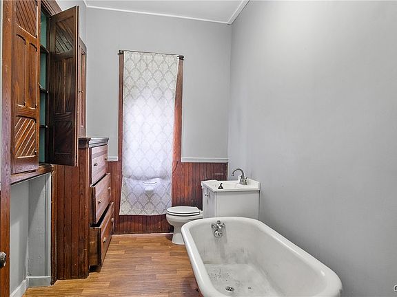 14th image of this home