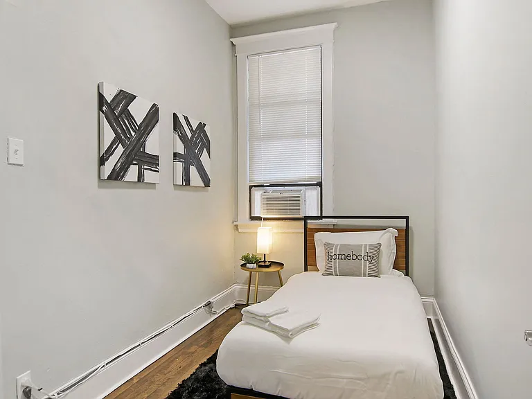 5220 N. Clark Street — Photo 22