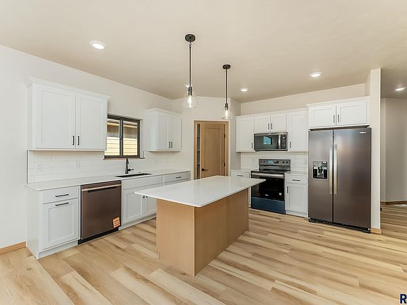 4th image of 2025 S Sonoma Pl
