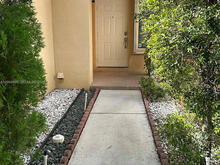 4291 Magnolia Ridge Dr — Photo 2