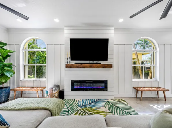 160 Barefoot Cove, Hypoluxo, FL 33462