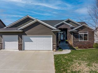 214 Saddleback Rd, Marion, IA 52302